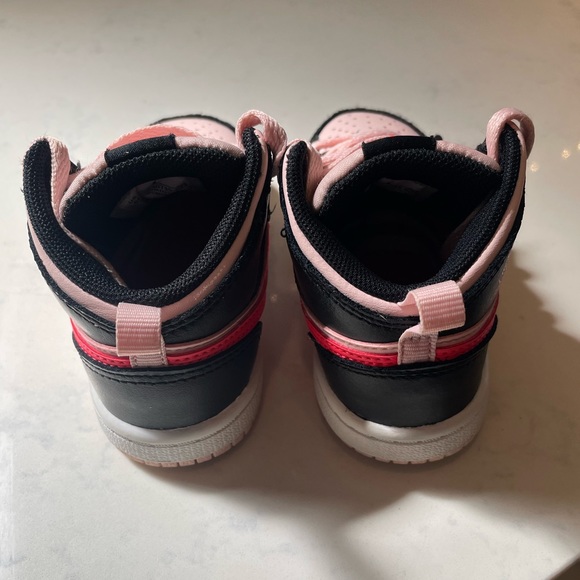 Air Jordan 1 size 6c - Picture 2 of 4